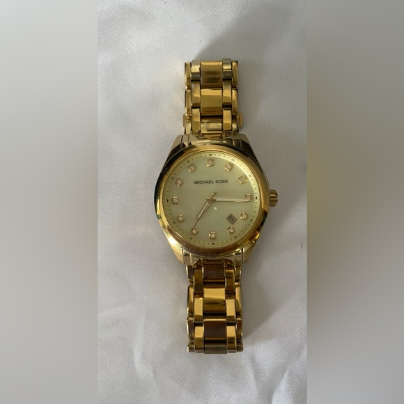 Michael Kors Gold and Cream Women\'s Watch New battery-in working condition main image 2